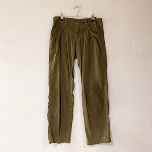 Kuhl Hiking Trail Cotton Blend Pants in Green Size 6 Short